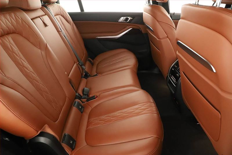 BMW X7 (2023) xDrive40d - fotka 7 z 20