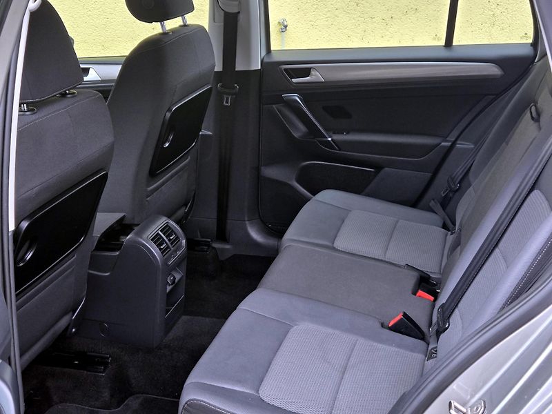Volkswagen Golf Sportsvan TSi CEBIA,KAMERA,Bi-xenony  - fotka 14 z 43