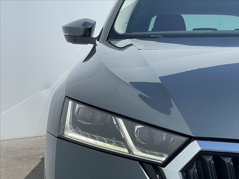 Škoda Octavia 2,0 TDI Style+ TZ+Canton+NAV - fotka 20 z 23