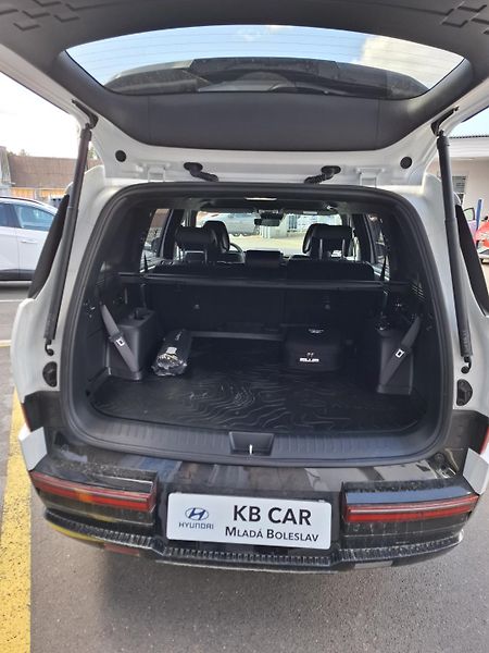 Hyundai Santa Fe (2026) 1,6TGDI PHEV 185kW CALLIG 4X4 - fotka 9 z 9