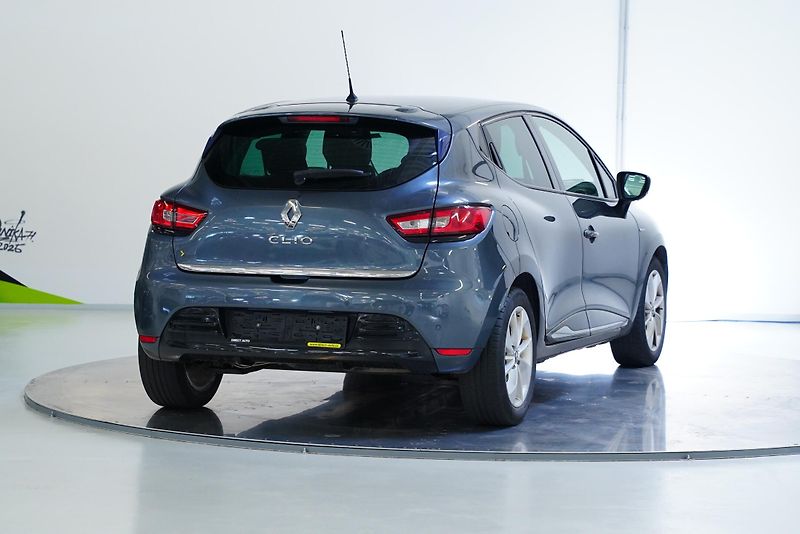 Renault Clio - fotka 3 z 6