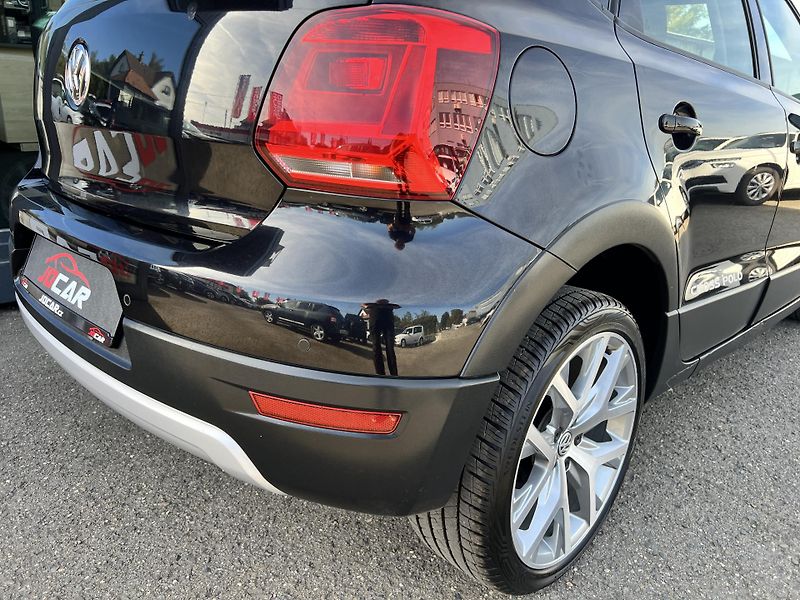 Volkswagen Polo Cross 1.0MPi 55kw TEMPOMAT ALU - fotka 49 z 49