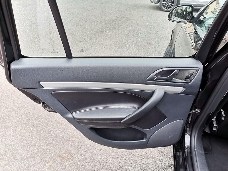 Škoda Octavia (2012) 1.4TSi 90kw Elegance PDC - fotka 16 z 27
