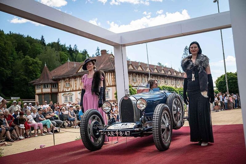 Automobilové skvosty byly k vidění v sobotu v lázeňském městě, kde se při závěru akce Concours d’Elegance Luhačovice 2026 představilo více než 50 historických automobilů z několika evropských zemí.