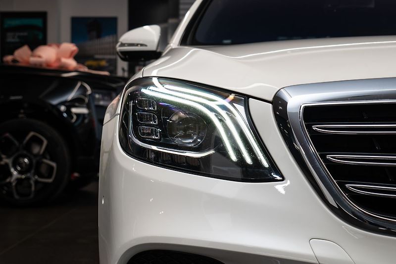 Mercedes-Benz Třídy S 400d 4MATIC/LED/360/Pano - fotka 22 z 23