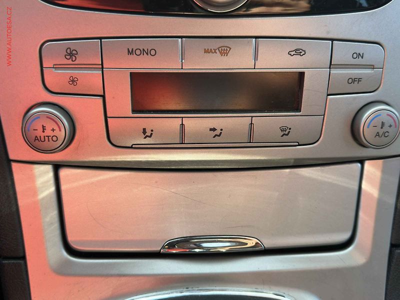 Ford S-MAX (2009) 2.5T, autoAC - fotka 14 z 19