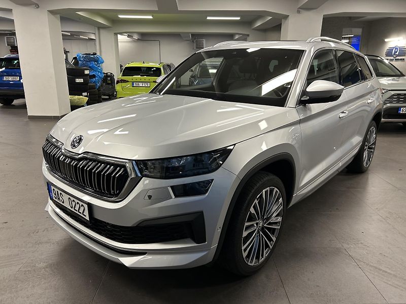 Škoda Kodiaq (2023) 2.0TDi L&K 4x4 7míst Panor 360 - fotka 2 z 52