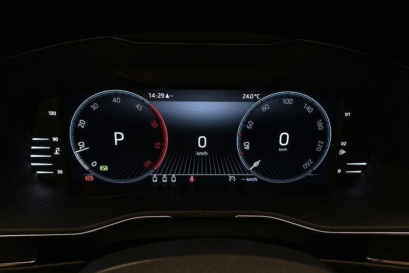 Škoda Superb 2,0 TDI 110kW DSG Style Záruka - fotka 16 z 31