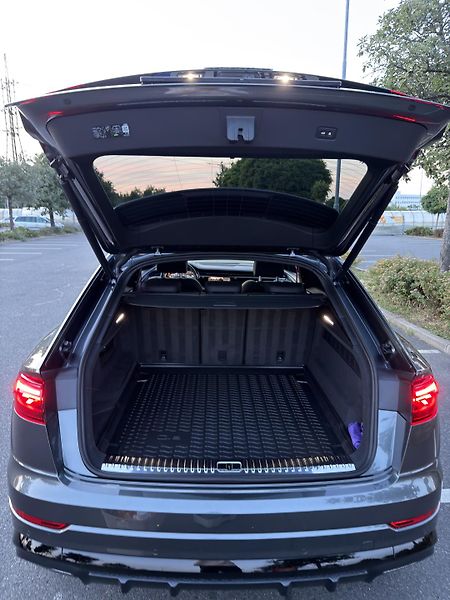 Audi Q8 (2024) 50TDI, FULL VYBAVA. PANO, B&O. - fotka 15 z 16