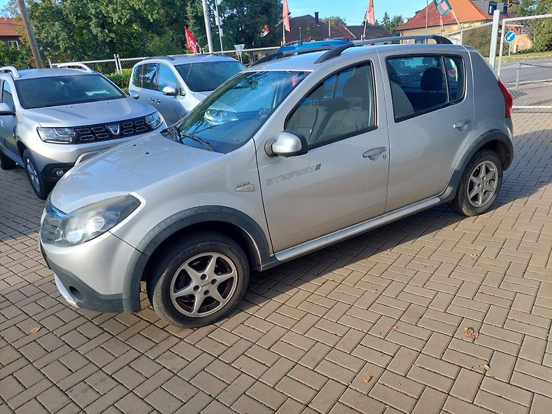 Dacia Sandero (2011) Stepway 1.5dCi 66kW - fotka 5 z 14