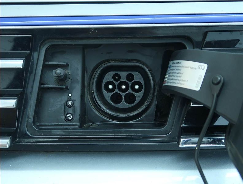 Volkswagen Passat (2017) Highline 1.4 GTE, Automat - fotka 23 z 24