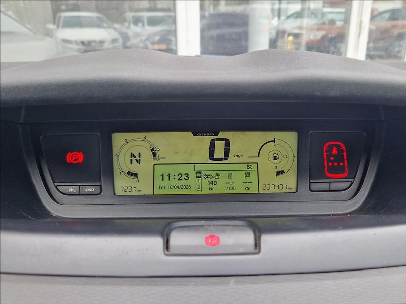 Citroën C4 Picasso 1,6 HDi 80kW AUTOKLIMA 7MIST - fotka 21 z 23