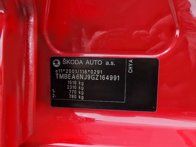 Škoda Fabia 1.0MPi Ambition Auto AC - fotka 29 z 30