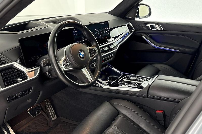 BMW X7 xDrive40i - fotka 6 z 29