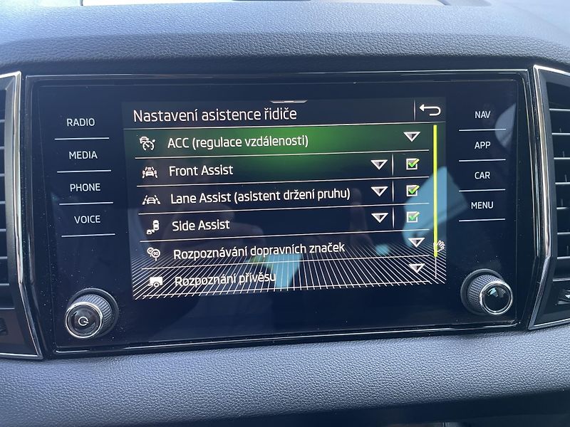 Škoda Karoq (2020) 1.5 TSI 110 kW DSG STYLE - fotka 25 z 38