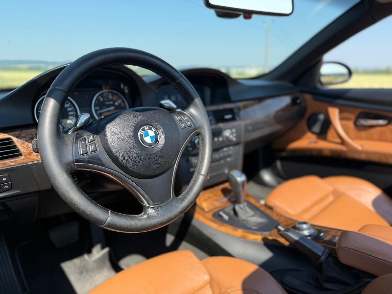 BMW Řada 3 (2008) BMW 325d Cabrio E93 2008 - fotka 6 z 10