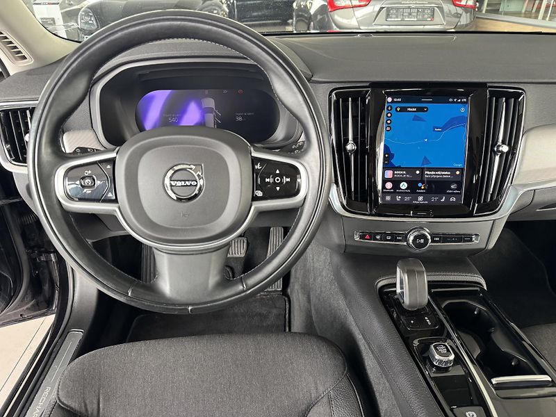 Volvo V90 T6 AWD*Recharge*KeyLess*Tažné - fotka 12 z 37