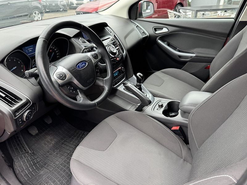 Ford Focus (2011) 1.6 Ti-VCT Digi Klima Tempomat - fotka 25 z 48