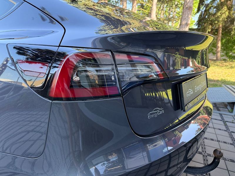 Tesla Model 3 Long Range AWD Tažné - fotka 8 z 38