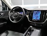 Volvo XC60 2,0 B4 AWD PLUS DARK 1. MAJ ČR - náhled 11