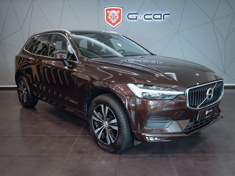 Volvo XC60 B4 AWD Momentum Pro - fotka 2 z 28