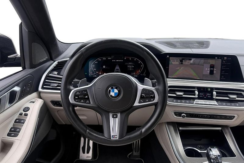 BMW X5 M50d - fotka 13 z 14