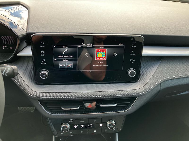Škoda Fabia 1.0 TSI 85 kW Top Selection DS - fotka 16 z 29