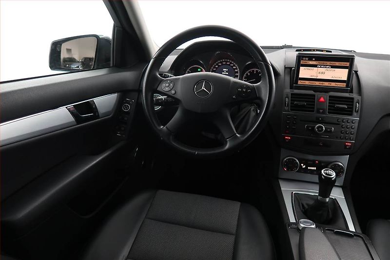 Mercedes-Benz Třídy C (2009) C 350 CDI, Navi, Xenony - fotka 7 z 18