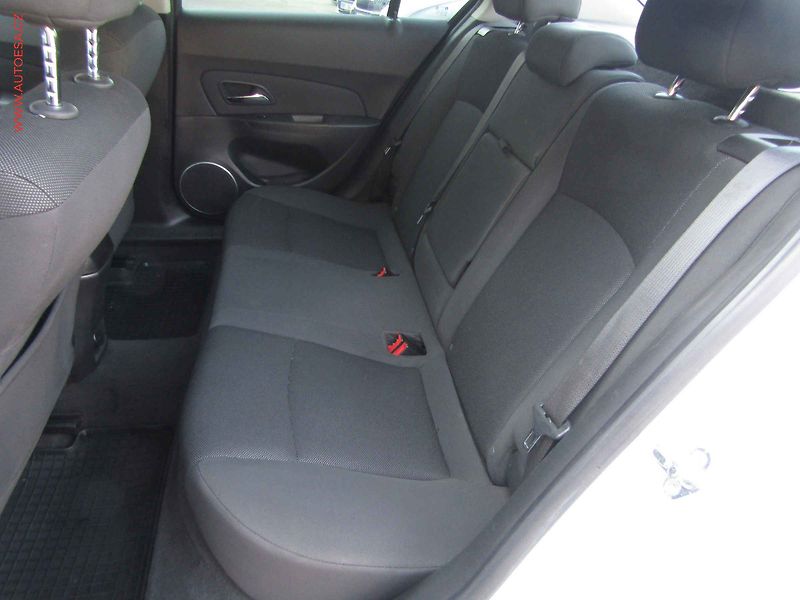 Chevrolet Cruze (2012) 1.6 16V, ČR, AC, temp - fotka 10 z 16