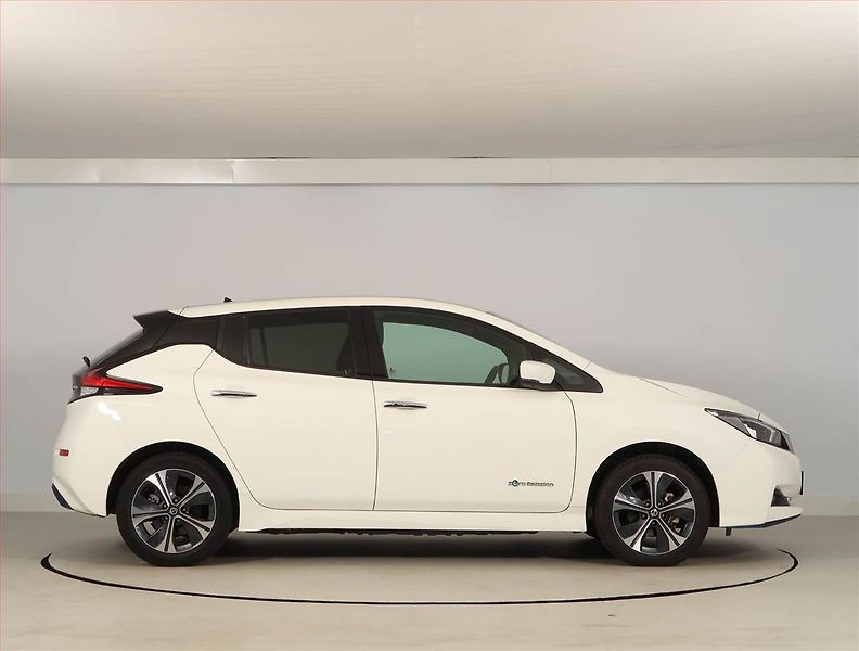 Nissan Leaf (2020) 62 kWh, SoH 87% - fotka 6 z 28
