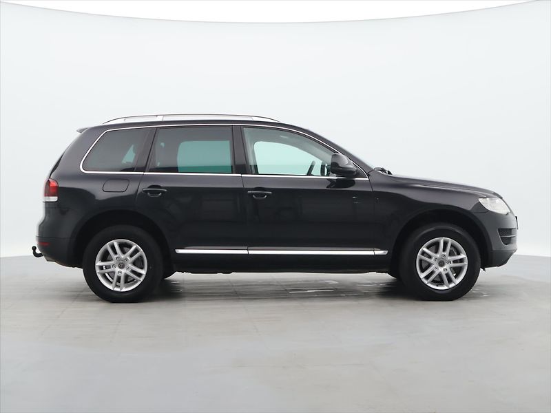 Volkswagen Touareg 3,0 TDI V6 176kW Tiptronic CZ - fotka 8 z 39