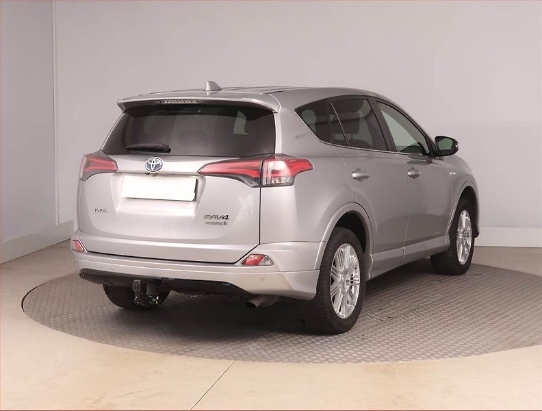 Toyota RAV4 (2018) 2.5 Hybrid, 4X4, Automat - fotka 5 z 16