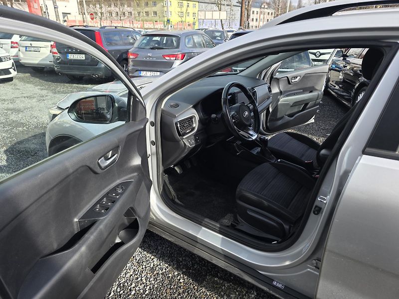 Kia Stonic 1.0 T Kamera  - fotka 9 z 12