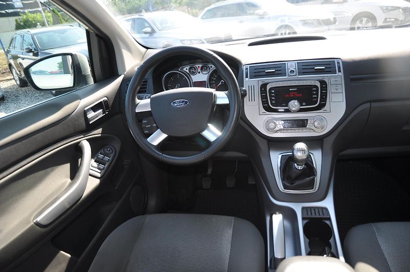 Ford Kuga 2.0TDCi 103kW 4x4 Trend - fotka 5 z 14