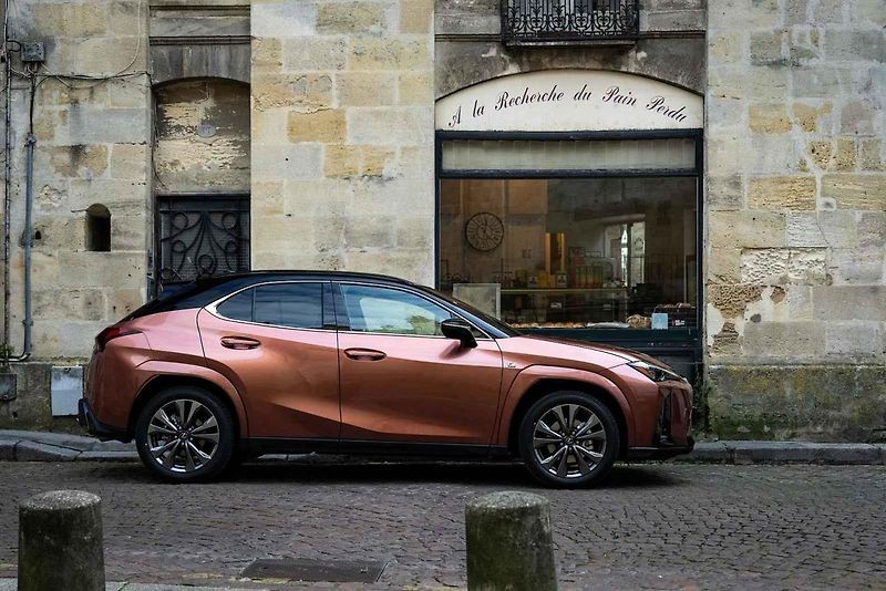 Lexus UX 300h první jízda