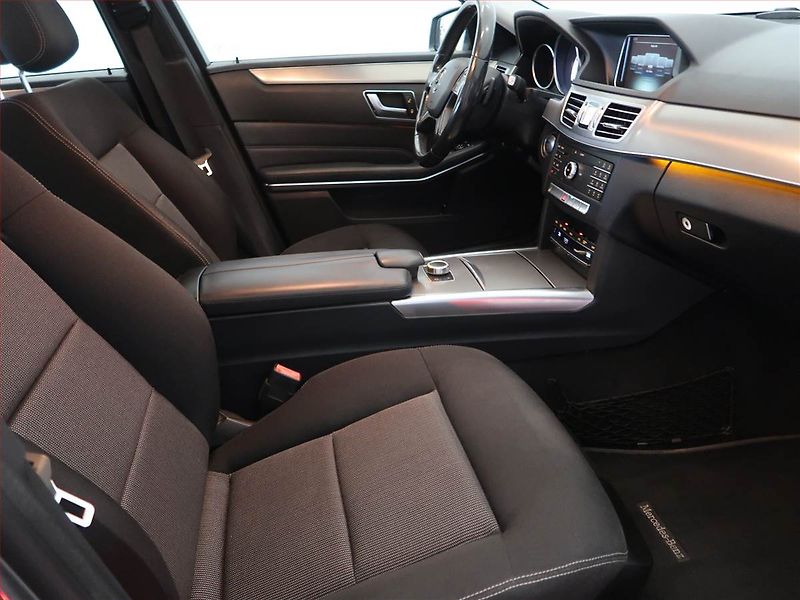 Mercedes-Benz Třídy E (2016) E 250 BlueTEC 4MATIC, 4X4 - fotka 9 z 16
