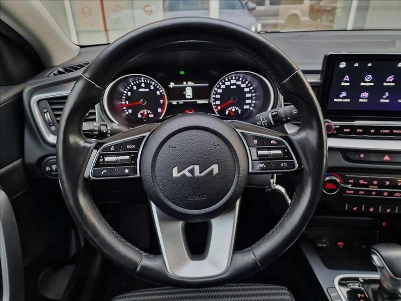 Kia Ceed 1.5 T-GDI 118kW TOP SW,1.Maj. - fotka 21 z 50