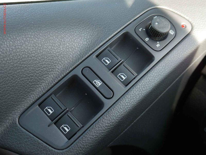 Volkswagen Tiguan (2009) 2.0TDi, ČR, DSG, xenon, navi - fotka 11 z 21