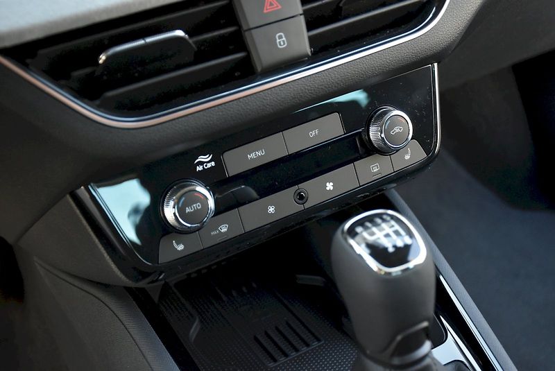 Škoda Kamiq (2025) Top Selection 1,0 TSI 85 kW 6- - fotka 12 z 33