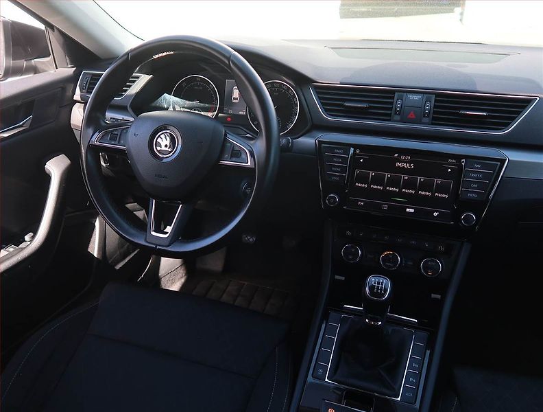 Škoda Superb (2015) Style 1.6 TDI, Serv.kniha - fotka 7 z 24