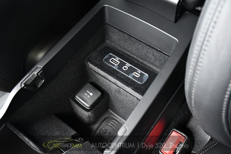 Alfa Romeo Stelvio 2.2 Diesel 16V 154kW Veloce Q4 - fotka 36 z 54