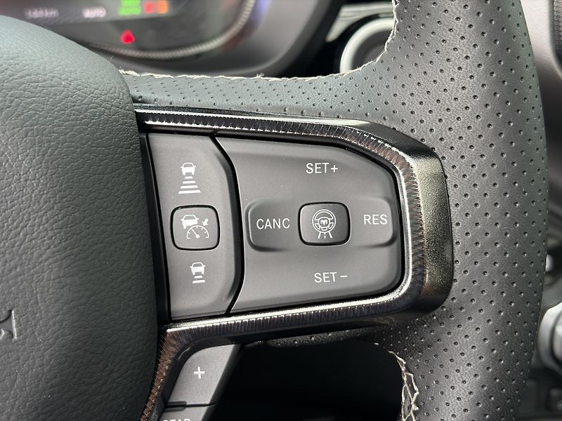 RAM 1500 (2026) Rebel 5.7 V8 Hemi 2026 - fotka 22 z 37