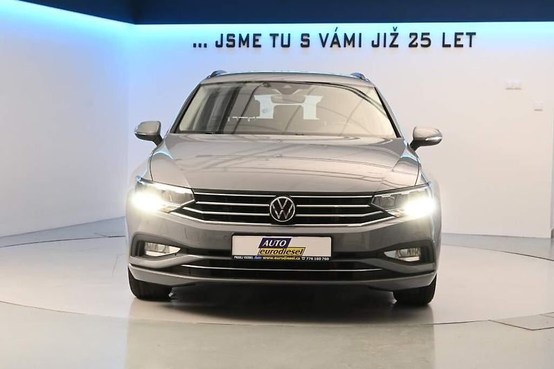 Ford S-MAX (2022) 2.0 TITANIUM Kamera Tažné 8 Ko - fotka 3 z 32