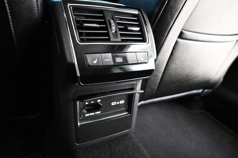 Škoda Superb (2023) 2.0 DSG 4x4 SCOUT Matrix LED T - fotka 24 z 40