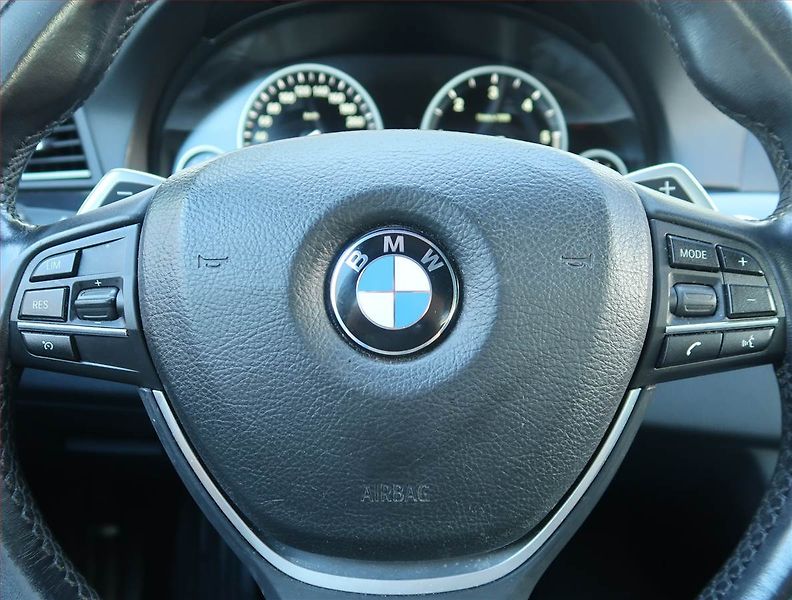 BMW Řada 5 (2012) 520d, Automat, Serv.kniha - fotka 17 z 20