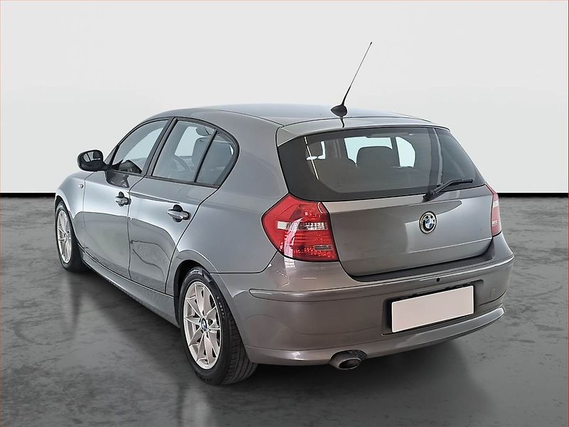 BMW Řada 1 (2011) 118d, po STK, zamluveno - fotka 4 z 18