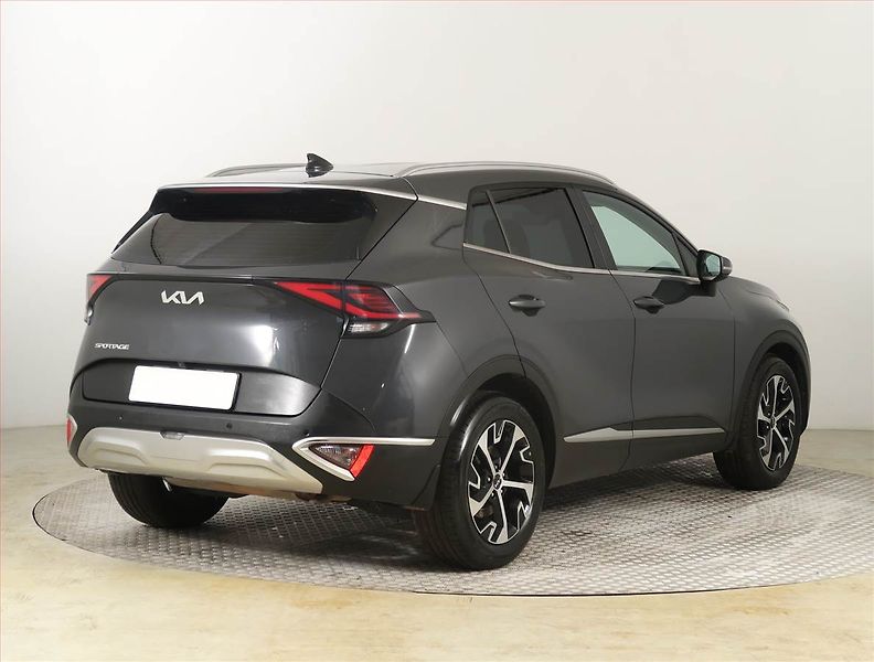 Kia Sportage (2022) 1.6 T-GDI - fotka 5 z 23