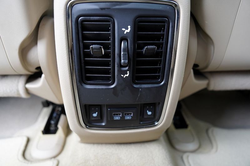 Jeep Grand Cherokee 3.0 CRD/Overland/Facelift/250 - fotka 37 z 46