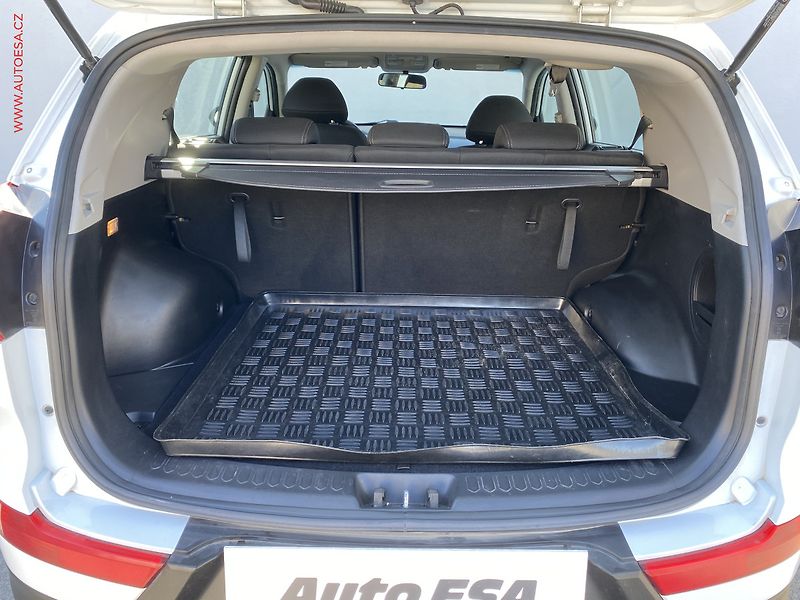 Kia Sportage (2012) 1.6 GDi, ČR, Active, AC - fotka 7 z 15