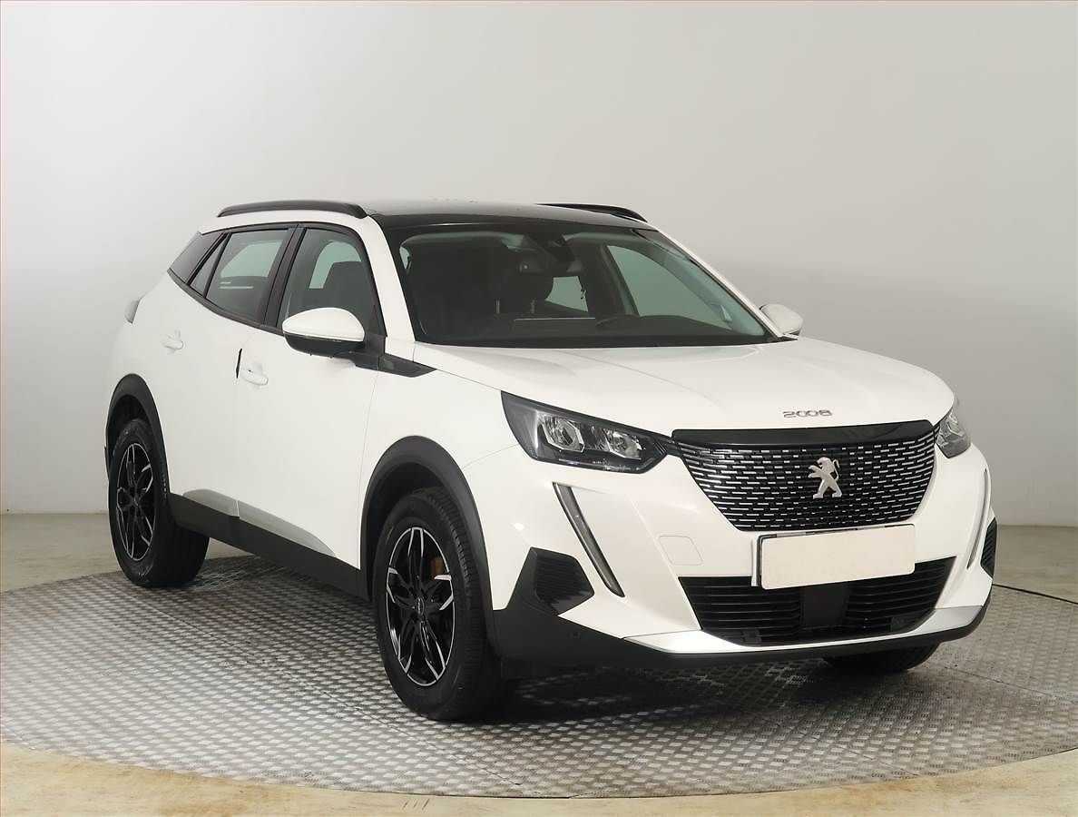 Peugeot 2008 Allure 1.2 PureTech, ČR,1.maj